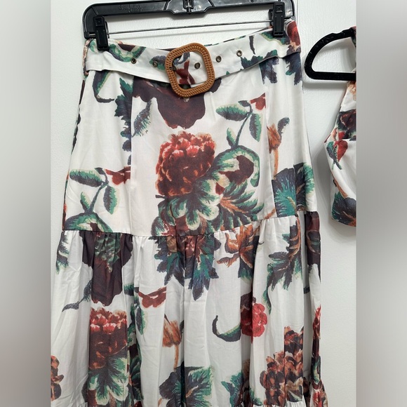 New Floral print crop top knot at front full
maxi skirt set - Picture 3 of 8